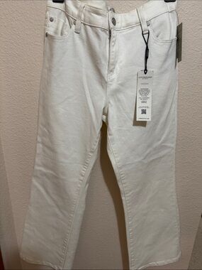 Liverpool Hannah Cropped Flare Jeans in Off-White